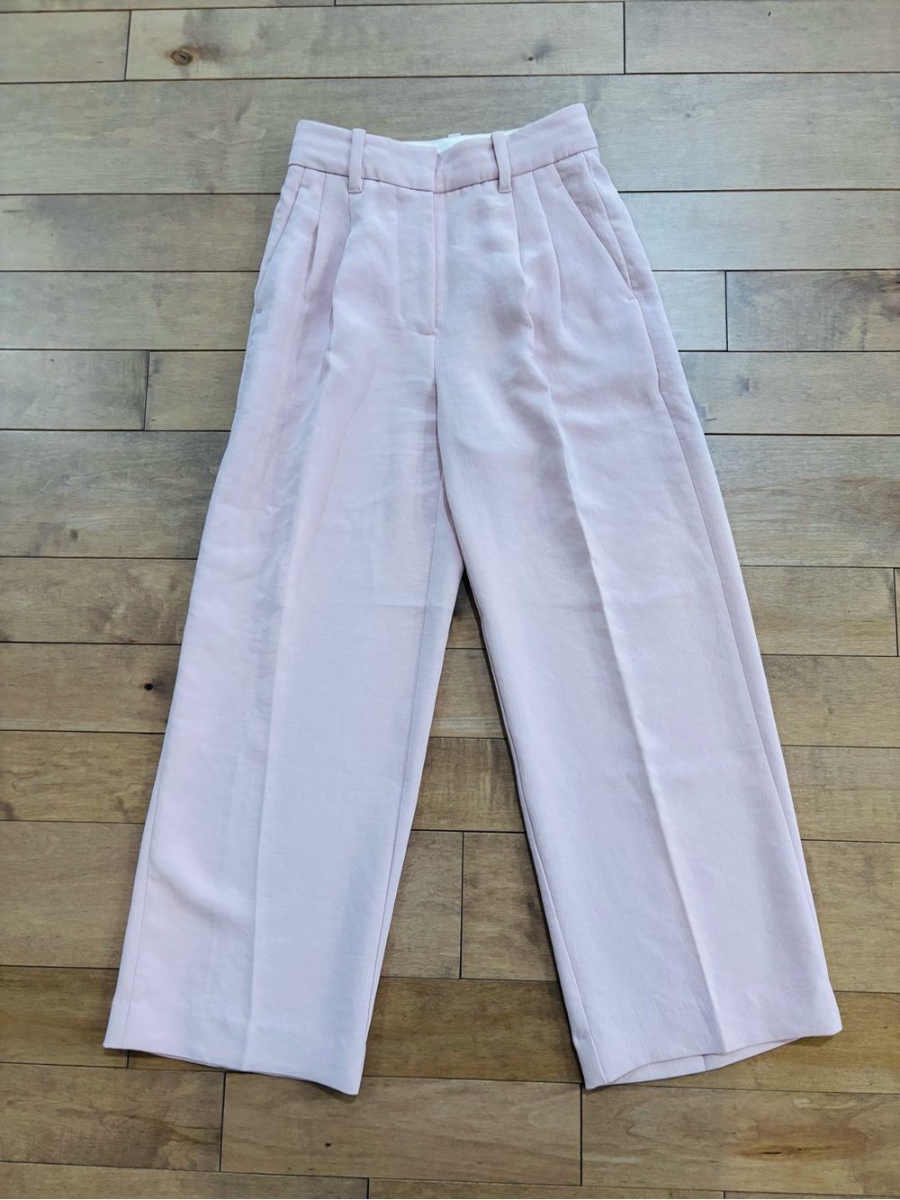 Aritzia effortless Pants in Light Pink